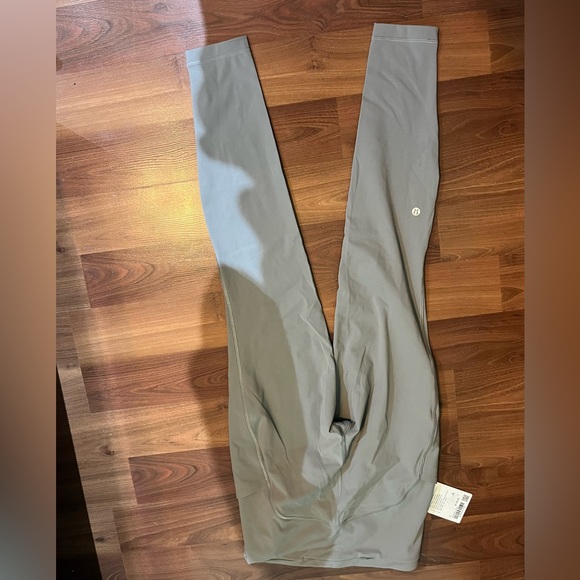 Grey lulu lemon leggings - Picture 2 of 3